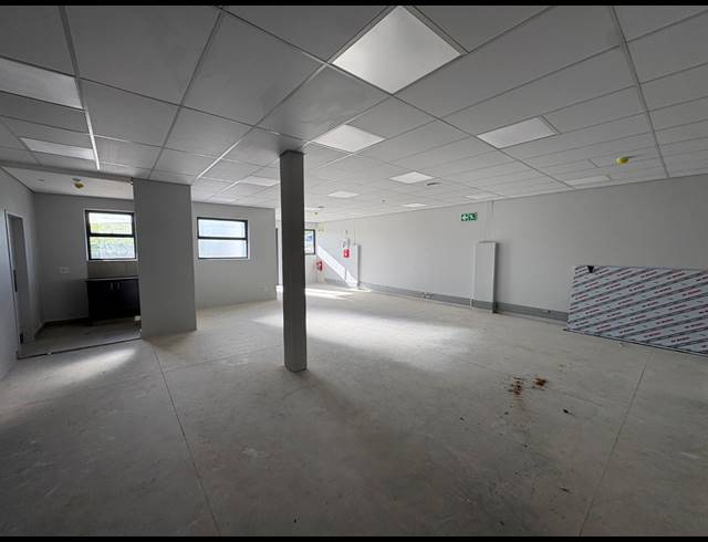 976M² WAREHOUSE TO LET IN ATLANTIC HILLS
